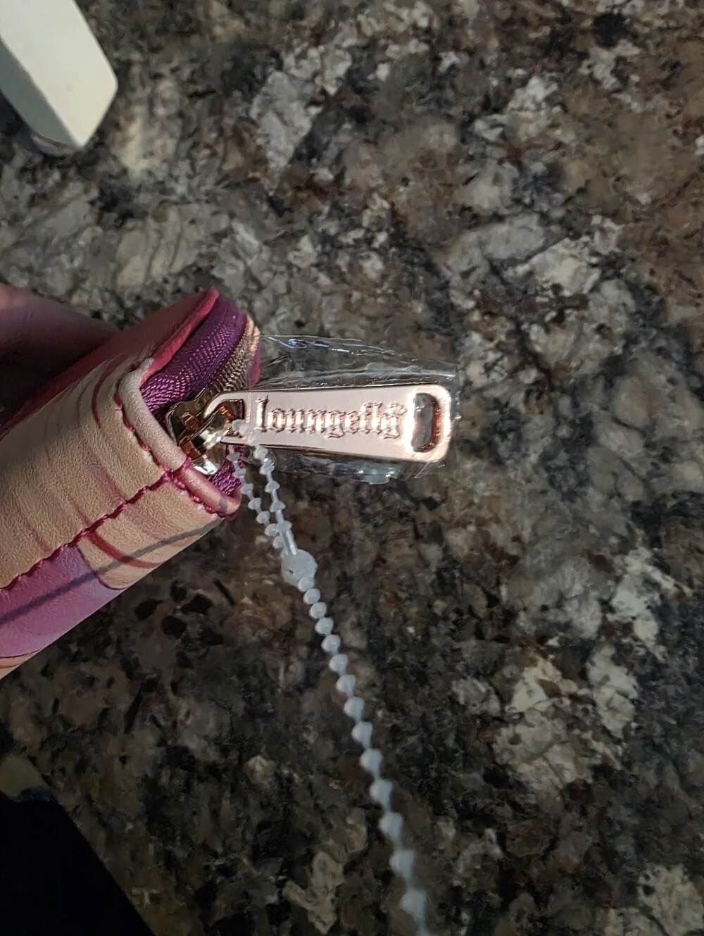 Loungefly Fuchsia Wallet with Cream Flame Detail- Goofy - Picture 2 of 7